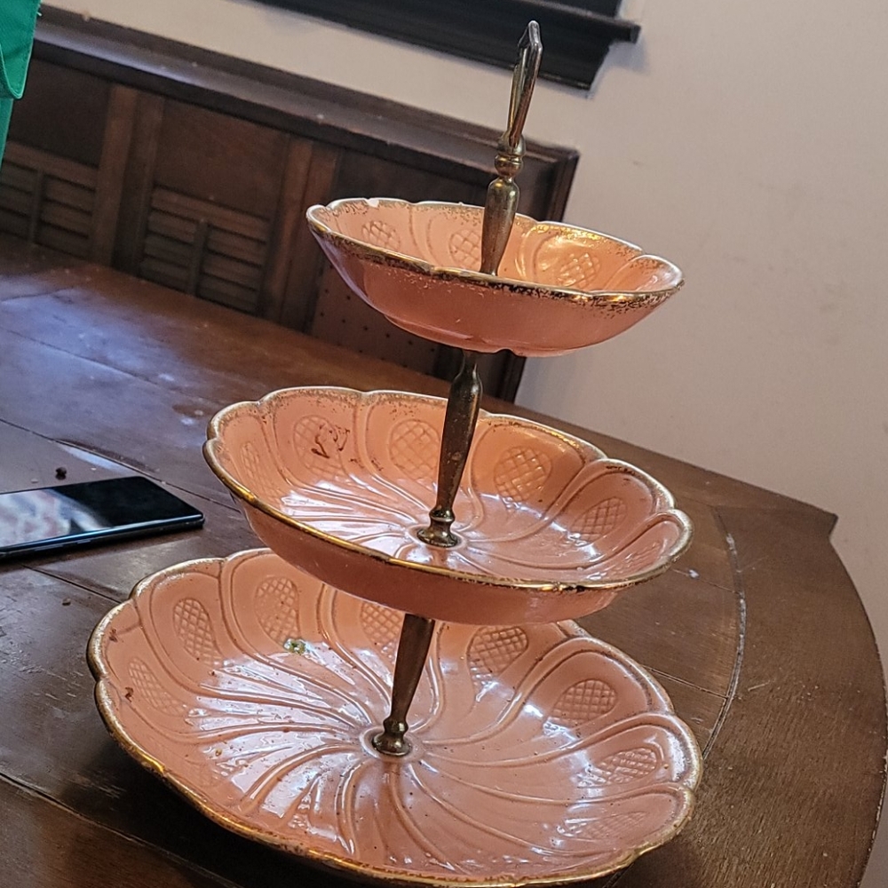 Tiered desert stand